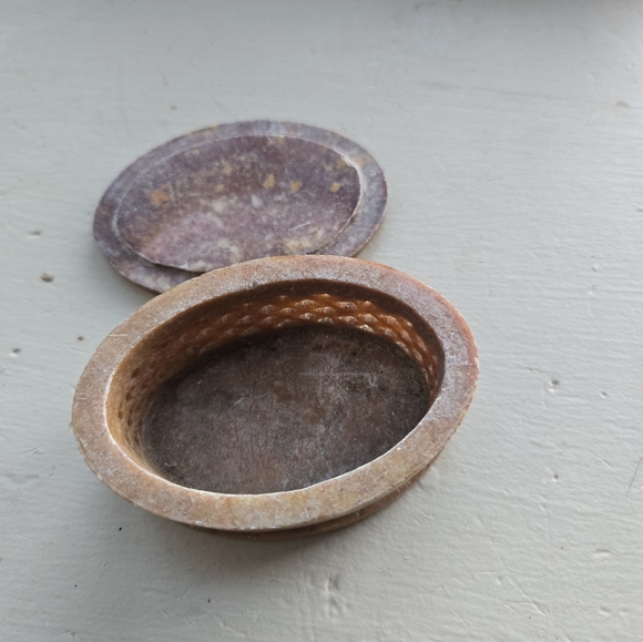 Floral Inlay Round Trinket Box - Picture 2 of 2